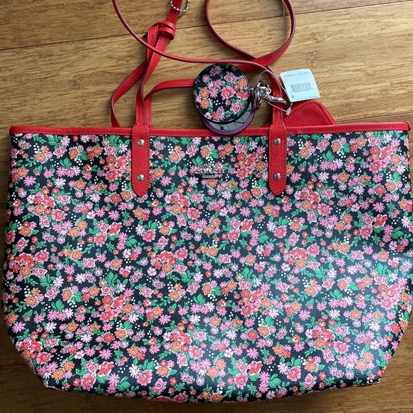 NWT! Coach Reversible Floral tote w/bonus pouch 5 set- - Picture 2 of 12